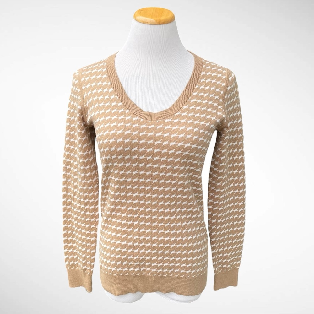 Banana Republic Tan and White Scoopneck Long-Sleeve Sweater
